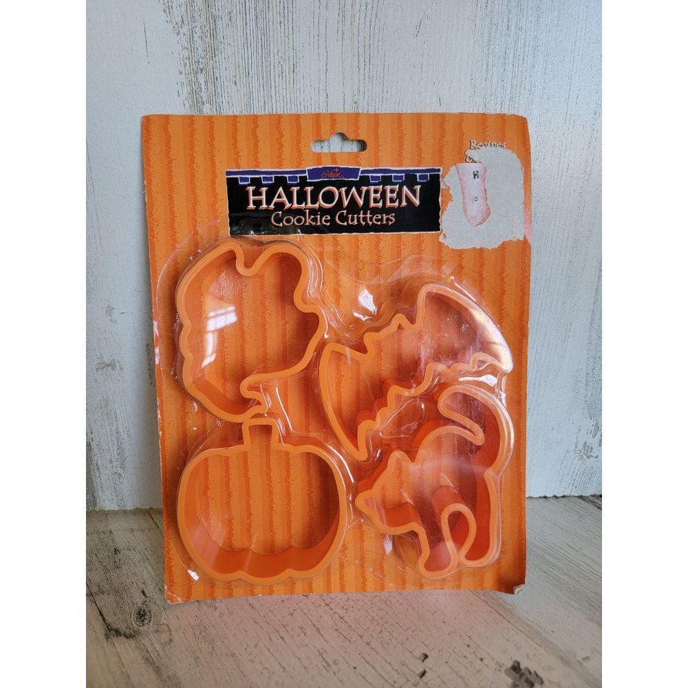 Gibson‎ greetings Halloween cookie cutters kitchen accessory